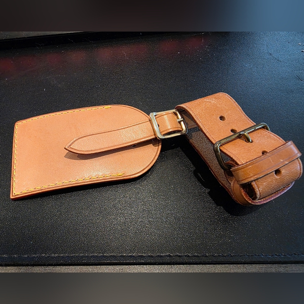 Louis Vuitton Venchetta Leather Luggage Tag & Poignet - Lux Bundle - Picture 2 of 5